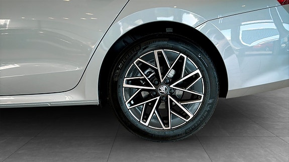 Skoda Octavia 4 of 9