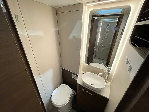 Adria Coral Supreme 670 SL / ALDE-Diesel / Automat 180hk / Ugn / Adaptiv / 19 of 30