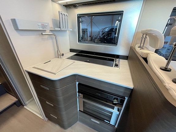 Adria Coral Supreme 670 SL / ALDE-Diesel / Automat 180hk / Ugn / Adaptiv / 14 of 30