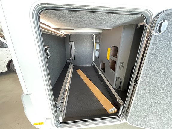 Adria Coral Supreme 670 SL / ALDE-Diesel / Automat 180hk / Ugn / Adaptiv / 4 of 30