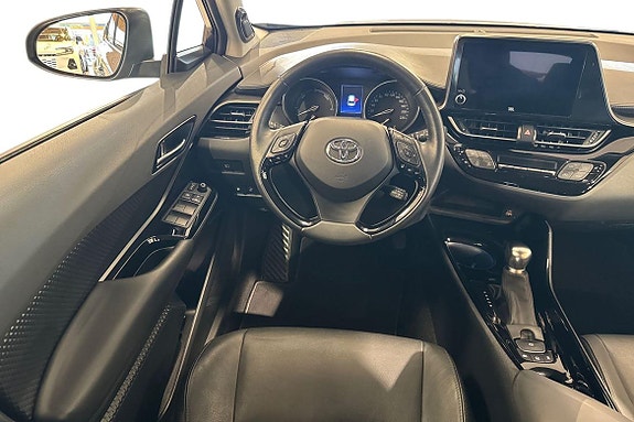 Toyota C-HR 11 of 21
