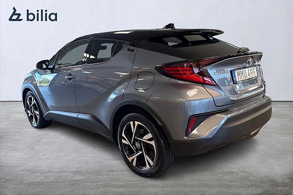 Toyota C-HR 2 of 21