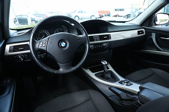 BMW 320d 12 of 19
