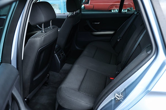 BMW 320d 11 of 19