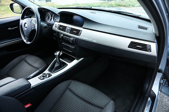 BMW 320d 17 of 19