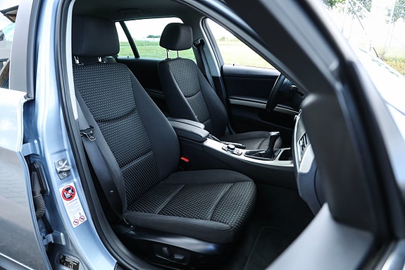 BMW 320d 15 of 19