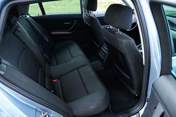 BMW 320d 13 of 19
