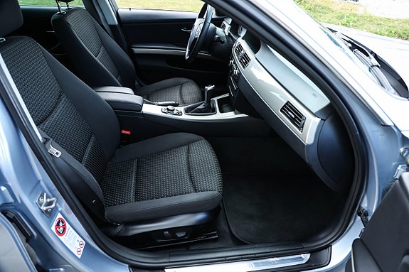 BMW 320d 16 of 19