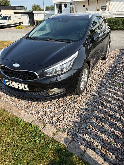 Kia Ceed 2 of 5
