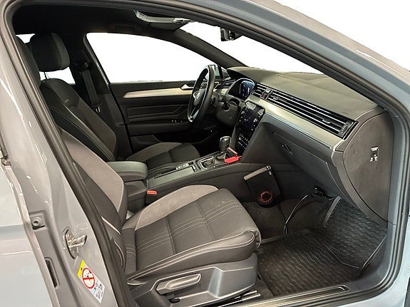 Volkswagen Passat 9 of 9