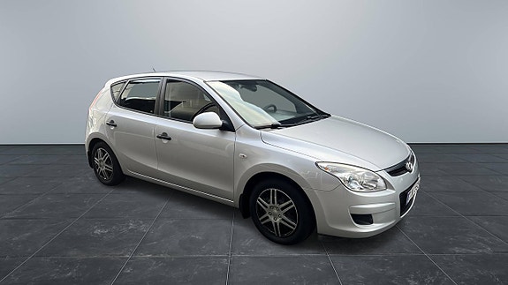 Hyundai i30 2 of 8