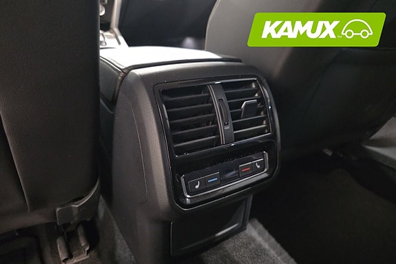 Volkswagen Passat 22 of 25