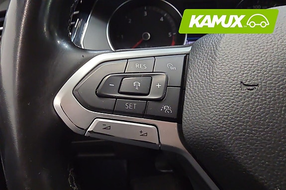 Volkswagen Passat 23 of 25