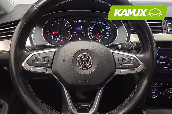 Volkswagen Passat 13 of 25
