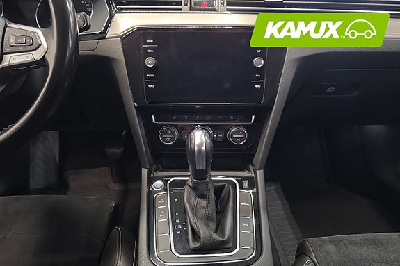 Volkswagen Passat 11 of 25