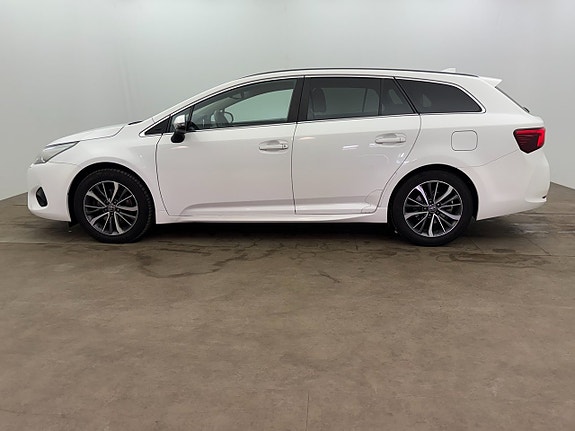 Toyota Avensis 3 of 22