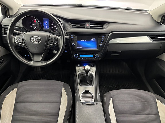 Toyota Avensis 11 of 22