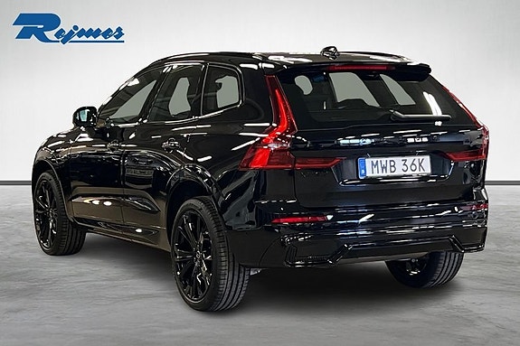 Volvo XC60 2 of 15
