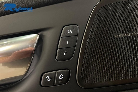Volvo XC60 10 of 15