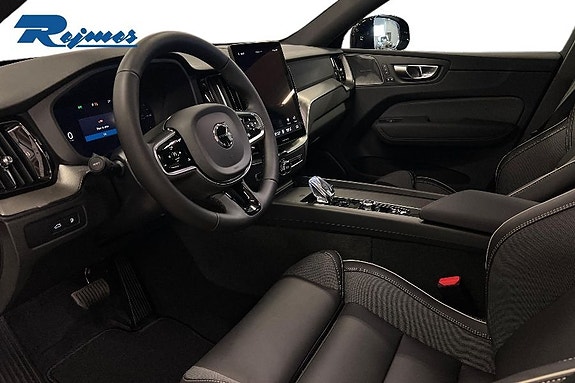 Volvo XC60 7 of 15