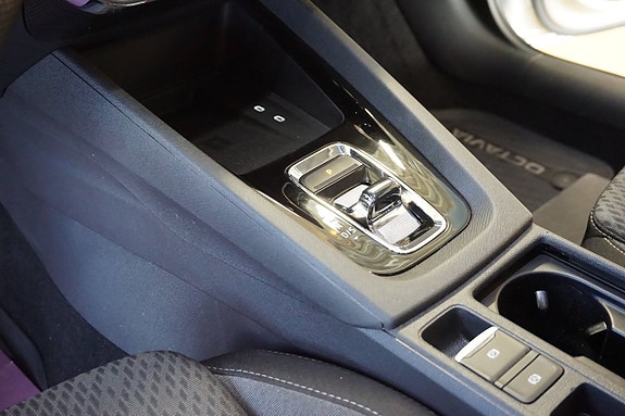 Skoda Octavia 9 of 13