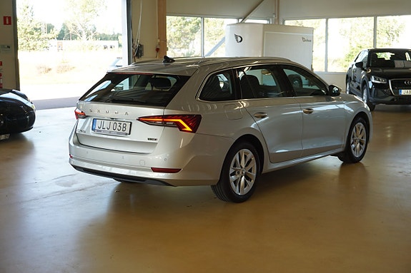 Skoda Octavia 2 of 13