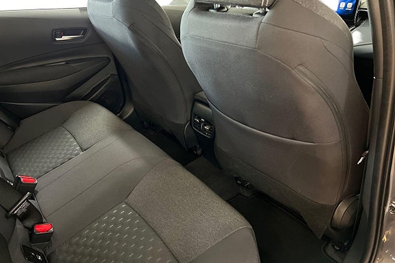 Toyota Corolla 7 of 21