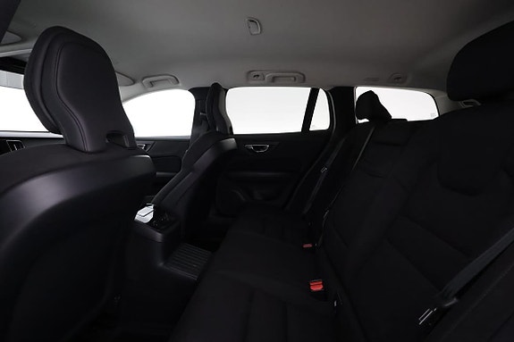 Volvo V60 10 of 19