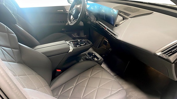 BMW iX 3 of 9
