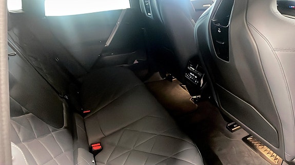 BMW iX 5 of 9