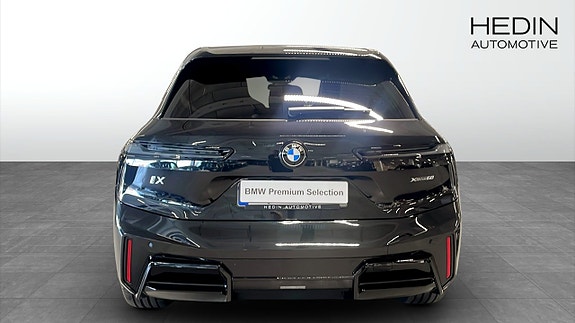 BMW iX 7 of 9