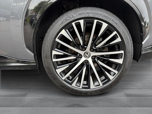 Lexus RZ450e 19 of 22