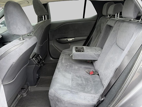 Lexus RZ450e 9 of 22