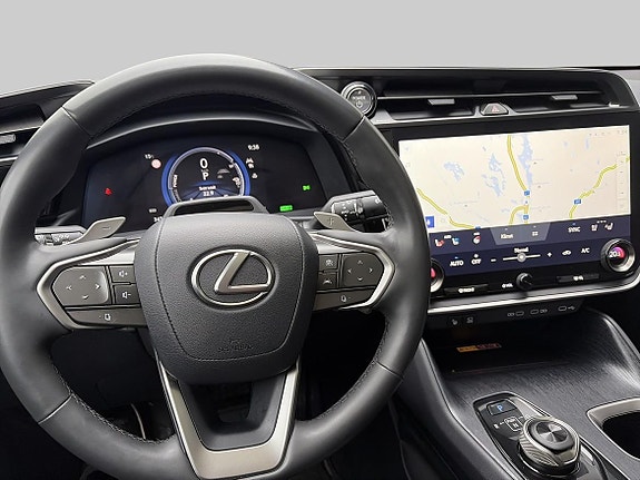 Lexus RZ450e 17 of 22