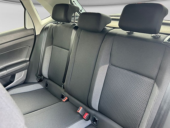 Volkswagen Polo 13 of 15