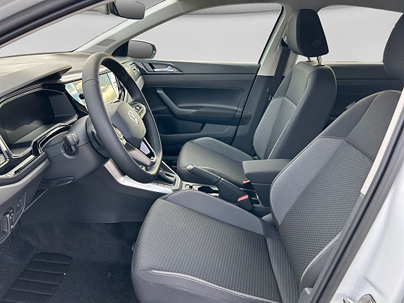 Volkswagen Polo 9 of 15
