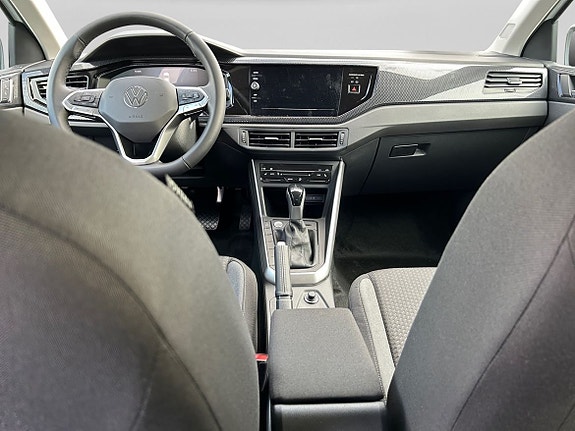 Volkswagen Polo 10 of 15