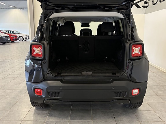 Jeep Renegade 5 of 18