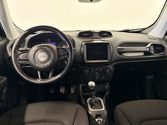 Jeep Renegade 10 of 18
