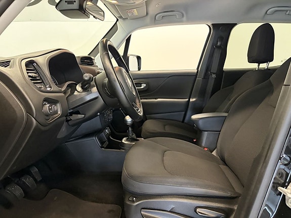 Jeep Renegade 7 of 18
