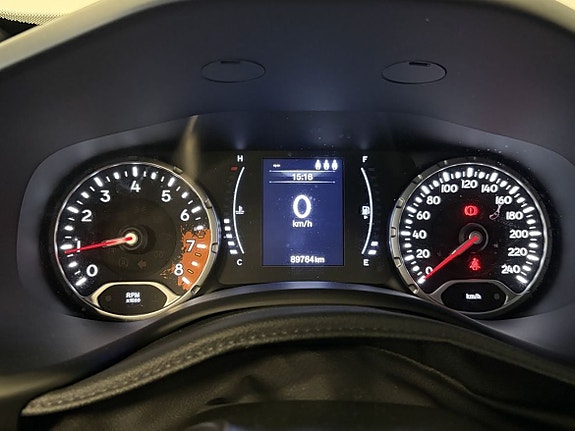 Jeep Renegade 13 of 18