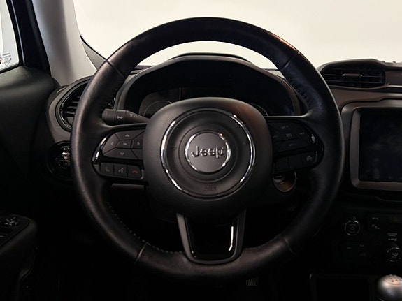 Jeep Renegade 11 of 18