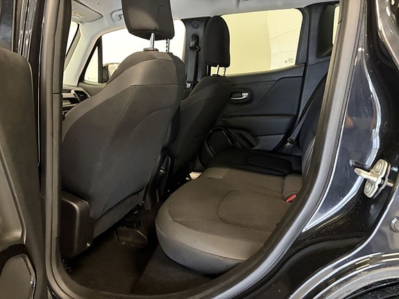 Jeep Renegade 9 of 18