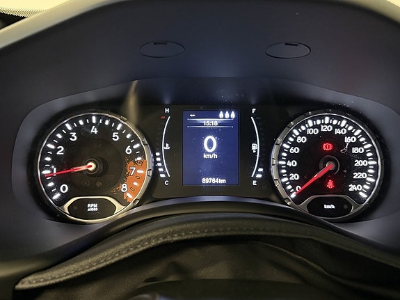 Jeep Renegade 13 of 18