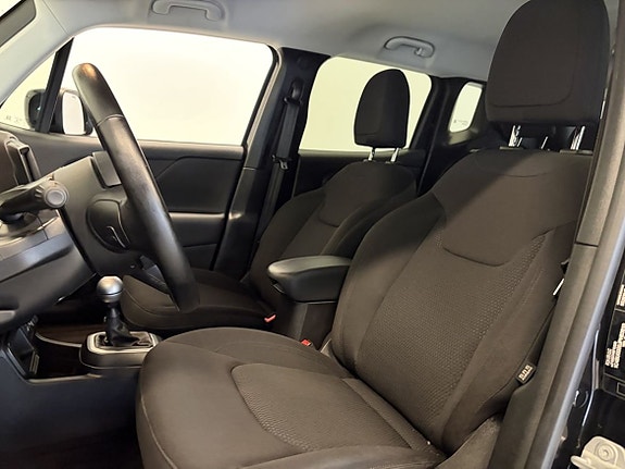 Jeep Renegade 8 of 18