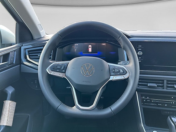 Volkswagen Polo 12 of 15