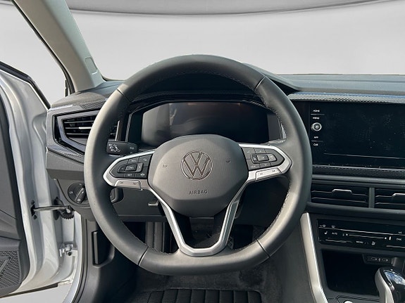 Volkswagen Polo 12 of 15