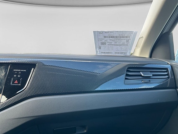 Volkswagen Polo 15 of 15