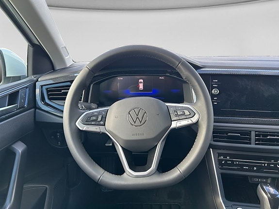 Volkswagen Polo 12 of 15