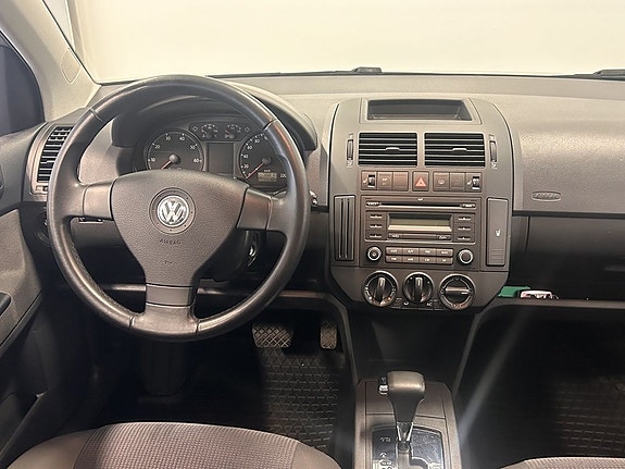 Volkswagen Polo 9 of 14